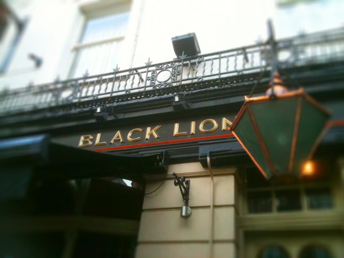 Black Lion Surbiton Extérieur photo